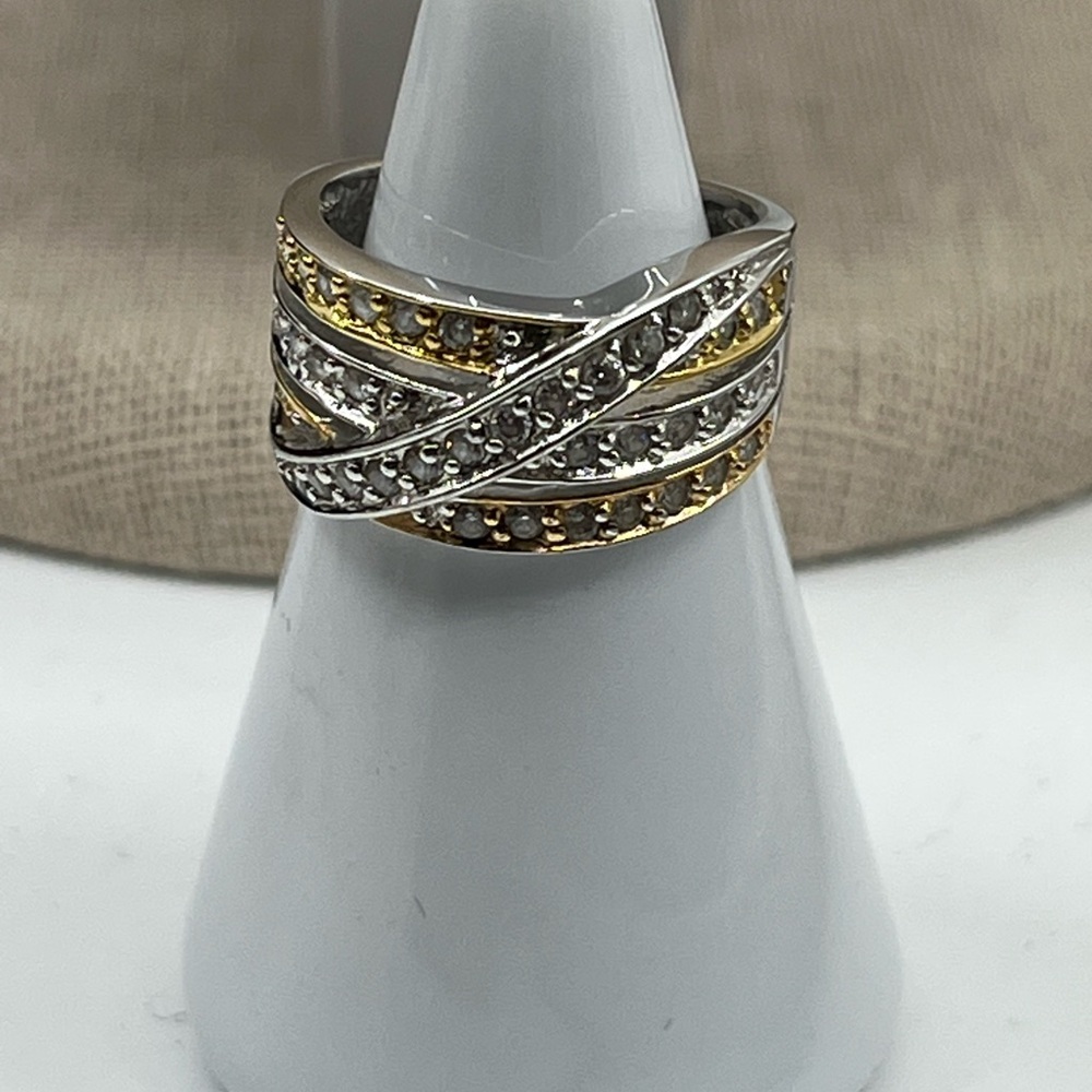 Stunning 925 Sterling Silver Two-Tone Crossover Ring – Size 5.5 - Picture 4 of 17
